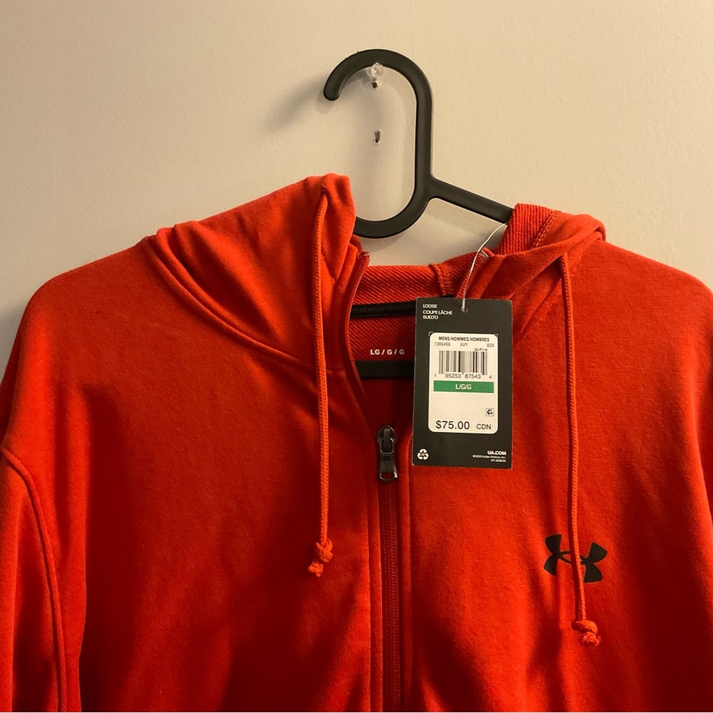 Brand new Under Armour zip up hoodie, only tired it on at home